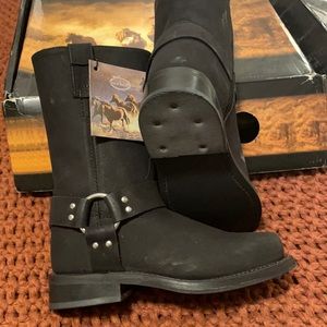 NWT children’s leather black leather riding boot. Boys size 11, girls size 13.